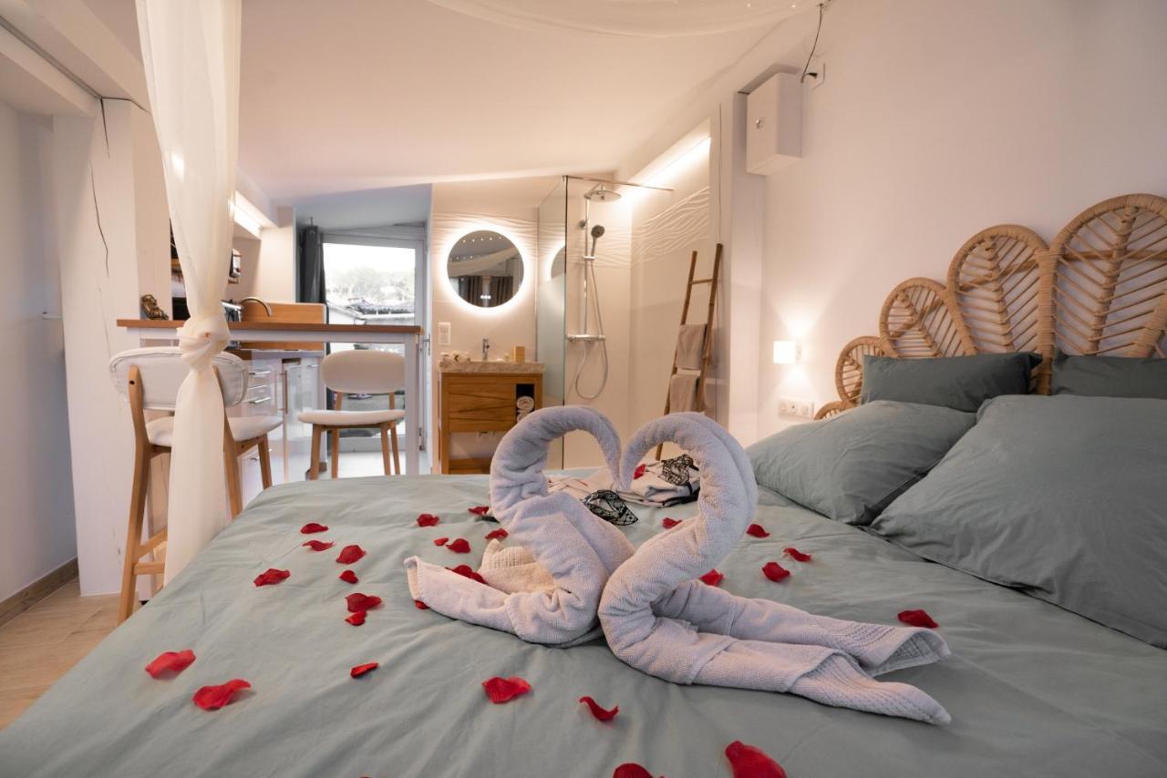 Lovina Chambre De Charme Avec Jaccuzi Velaux المظهر الخارجي الصورة