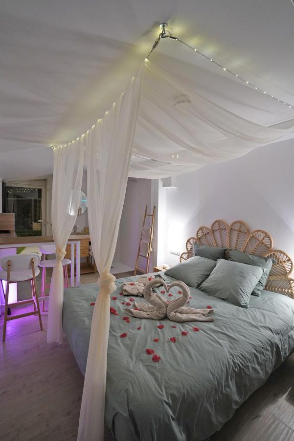 Lovina Chambre De Charme Avec Jaccuzi Velaux المظهر الخارجي الصورة