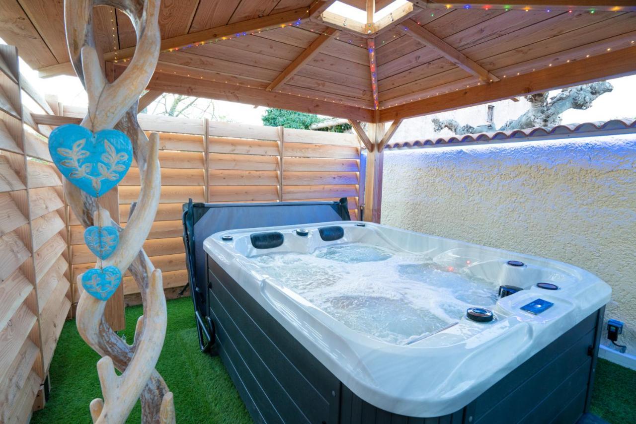 Lovina Chambre De Charme Avec Jaccuzi Velaux المظهر الخارجي الصورة